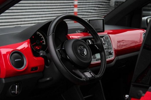 Volkswagen Up! - Cross Up 1.0 BMT 75pk Navigate Parkeersensor achter Cruise control Radio Stoelverwa - 1