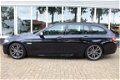 BMW 5-serie Touring - 535d 300PK High Executive M-Pakket Head Up/Comfort stoelen Nieuwstaat - 1 - Thumbnail