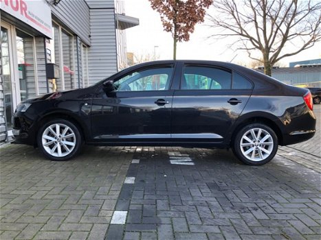 Skoda Rapid - 1.6 TDI Greentech Elegance Businessline Navigatie 137448 NAP KM 140PK in nieuwstaat - 1