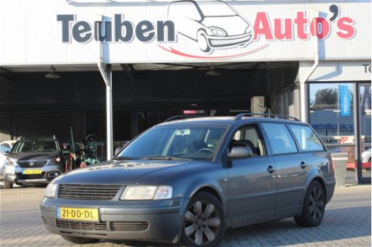 Volkswagen Passat Variant - 2.8 V6 Comfortline 4Motion airco, cruise control, elektrische ramen, tre - 1