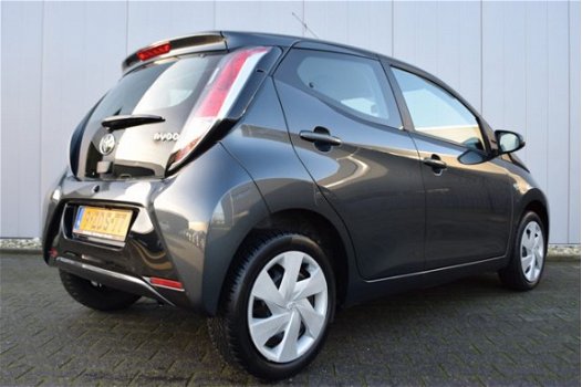 Toyota Aygo - 1.0 VVT-i 5Drs X-Play Full Map Navi, Airco, Telefonie, Dealer Onderhouden - 1