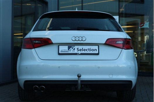 Audi A3 Sportback - 1.4 TFSI CoD Ambiente Pro Line plus / Automaat / Navigatie - 1