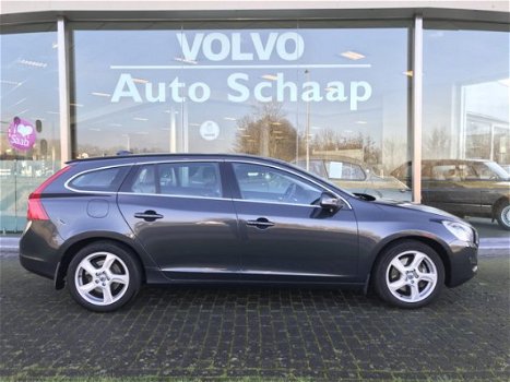 Volvo V60 - 2.0T Summum Automaat Adaptieve cruise control Trekhaak Xenon - 1