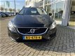 Volvo V40 - 1.6 T2 120PK Momentum, Xenon, Stoelverwarming, Parkeersensoren - 1 - Thumbnail