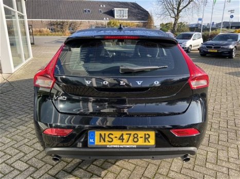 Volvo V40 - 1.6 T2 120PK Momentum, Xenon, Stoelverwarming, Parkeersensoren - 1