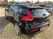 Volvo V40 - 1.6 T2 120PK Momentum, Xenon, Stoelverwarming, Parkeersensoren - 1 - Thumbnail