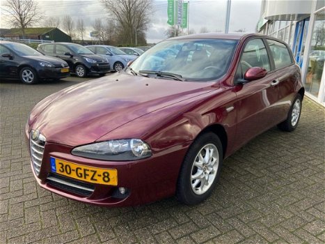 Alfa Romeo 147 - 120 PK 5d Distinctive, 1e eigenaar, lage km stand, - 1