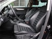 Volkswagen Passat Variant - 1.6 TDI Highline, Navigatie, Keyless, Volleder, BlueMotion, Trekhaak, - 1 - Thumbnail