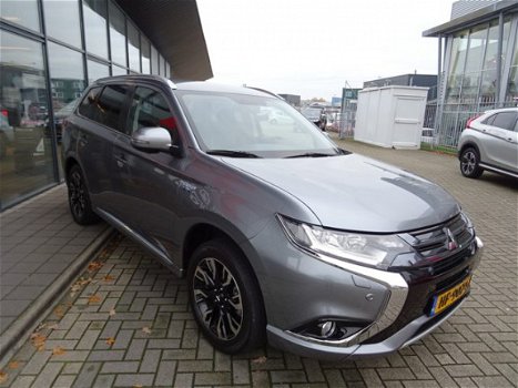 Mitsubishi Outlander - 2.0 PHEV instyle *PRIJS IS INCL. BTW *4WD* LEDER*NAVIGATIE*CLIMATE CONTROL* C - 1