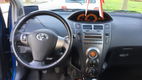 Toyota Yaris - 1.3 VVTi Aspiration 1e eigenaar volledig dealer onderhouden - 1 - Thumbnail