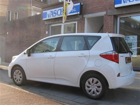 Toyota Verso S - 1.3 VVT-i Comfort Navigatie, Airco, Cruise Control - 1