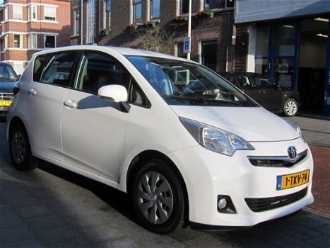 Toyota Verso S - 1.3 VVT-i Comfort Navigatie, Airco, Cruise Control - 1