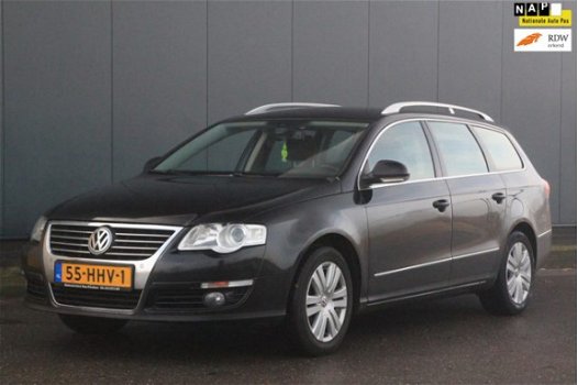 Volkswagen Passat Variant - 1.4 TSI Highline Navigatie/Parkeersensor V/A/Ecc/Apk 10-2020 - 1