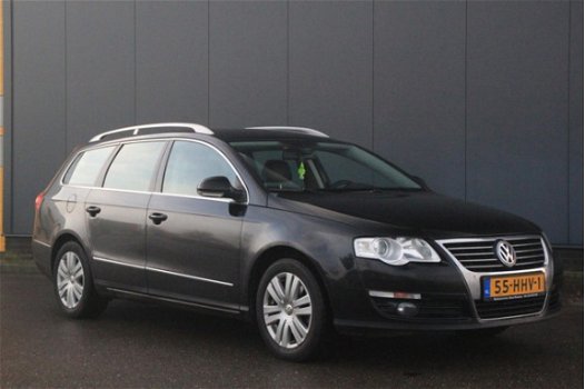 Volkswagen Passat Variant - 1.4 TSI Highline Navigatie/Parkeersensor V/A/Ecc/Apk 10-2020 - 1