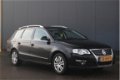 Volkswagen Passat Variant - 1.4 TSI Highline Navigatie/Parkeersensor V/A/Ecc/Apk 10-2020 - 1 - Thumbnail