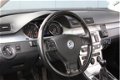 Volkswagen Passat Variant - 1.4 TSI Highline Navigatie/Parkeersensor V/A/Ecc/Apk 10-2020 - 1 - Thumbnail