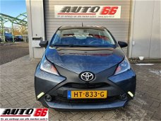 Toyota Aygo - 1.0 VVT-i x Cruise Conrol Airco Led Parrot (bj 2016)