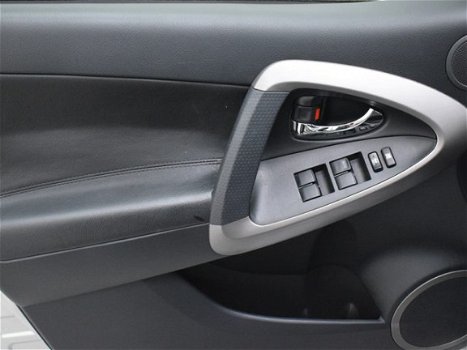 Toyota RAV4 - 2.0 VVTi Linea Terra | Leder | Navigatie | Sensoren - 1