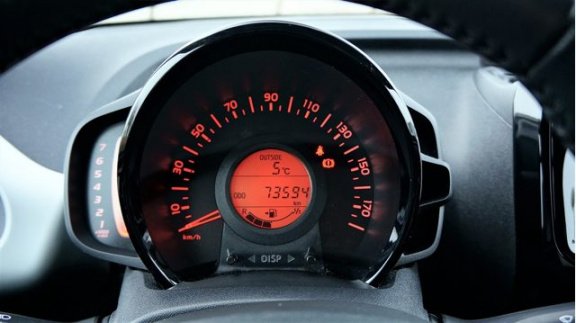 Peugeot 108 - 1.0 e-VTi 68pk 5-drs Première *camera, clima, bluetooth - 1