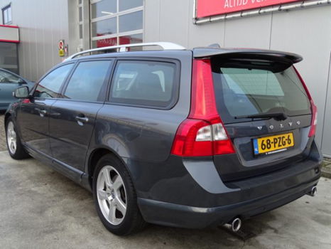 Volvo V70 - 2.0T R-Edition Automaat, Leder, Xenon - 1