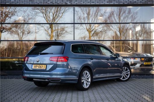 Volkswagen Passat Variant - 2.0 TDI Business Edition R , Achteruitrijcamera, Comfortstoelen, Navigat - 1