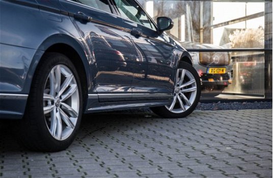 Volkswagen Passat Variant - 2.0 TDI Business Edition R , Achteruitrijcamera, Comfortstoelen, Navigat - 1