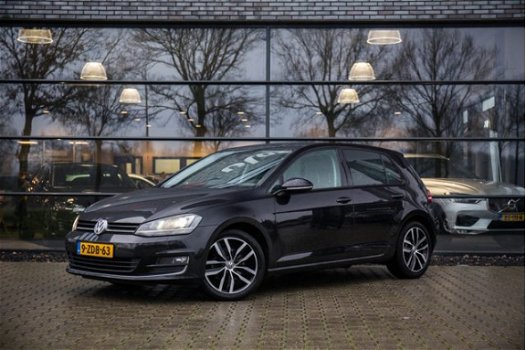 Volkswagen Golf - 1.4 TSI Highline , PDC, Achteruitrijcamera, Navigatie, - 1