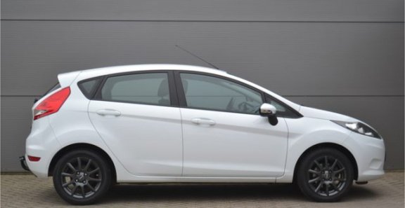 Ford Fiesta - 1.25 60PK Limited 5-deurs, Airco, CV, LMV 15´´, Trekhaak, - 1