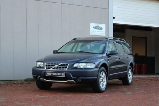 Volvo XC70 - 2.5 T AWD AUTOMAAT YOUNGTIMER BTW AUTO - 1