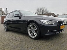 BMW 3-serie Touring - 318d Business AUT. *PANORAMA+XENON+LEDER+NAVI+PDC