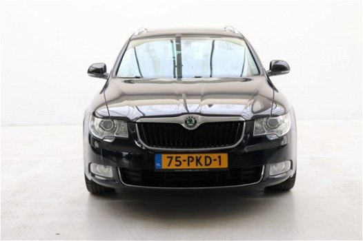 Skoda Superb Combi - 3.6 FSI Elegance 4x4 Full Option, achteruitrijcamera, Panoramadak, TV schermen - 1