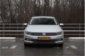 Volkswagen Passat - 1.6 TDI 120 pk DSG Automaat Connected Series | Navigatie | Parkeersensoren | LED - 1 - Thumbnail