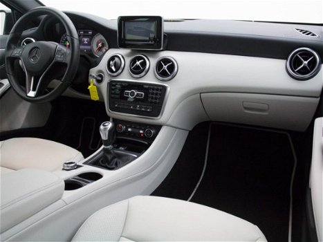 Mercedes-Benz A-klasse - 180 CDI Leer Bi-Xenon Navi Exclusive Park Assist PDC-A/Voor Sport Stoelen C - 1