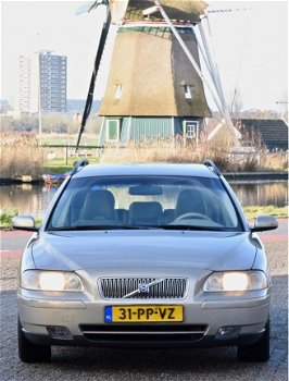 Volvo V70 - 2.4 Edition II Dealer auto, Youngtimer, boekjes aanwezig - 1