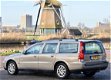 Volvo V70 - 2.4 Edition II Dealer auto, Youngtimer, boekjes aanwezig - 1 - Thumbnail