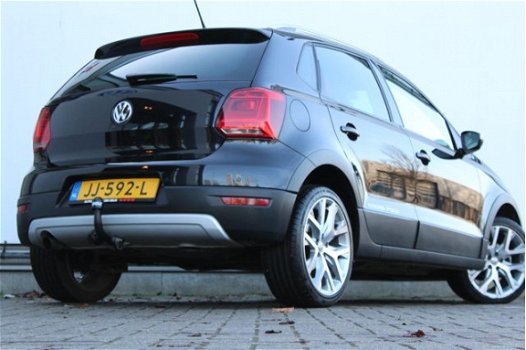 Volkswagen Polo - 1.2 TSI DSG Cross Climate contr. | Trekhaak | Navigatie | PDC V+A - 1