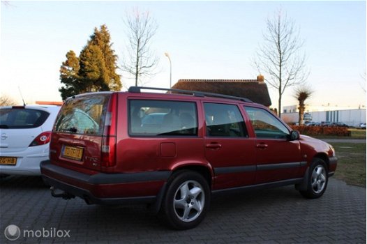 Volvo V70 - XC 2.5 T AWD Luxury, nieuwe apk - 1