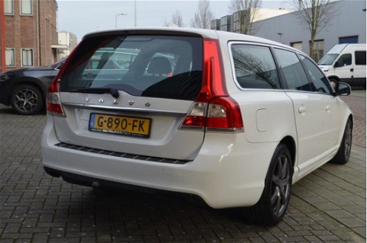 Volvo V70 - D2 Momentum - 1