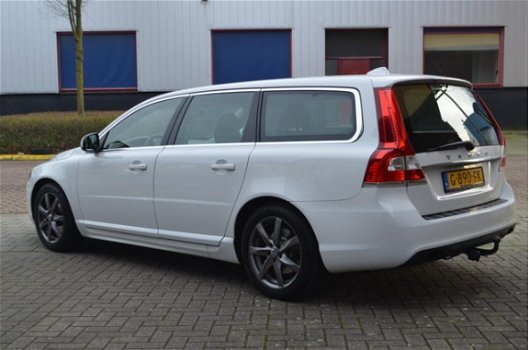 Volvo V70 - D2 Momentum - 1