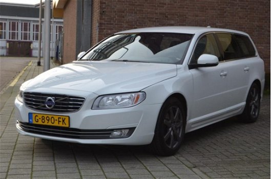 Volvo V70 - D2 Momentum - 1