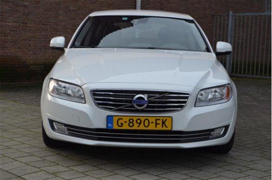 Volvo V70 - D2 Momentum - 1