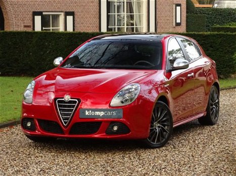 Alfa Romeo Giulietta - 1.7 TBi QV Xenon/Nav/Bose/PDC/SChuifdak/8C Rosso - 1