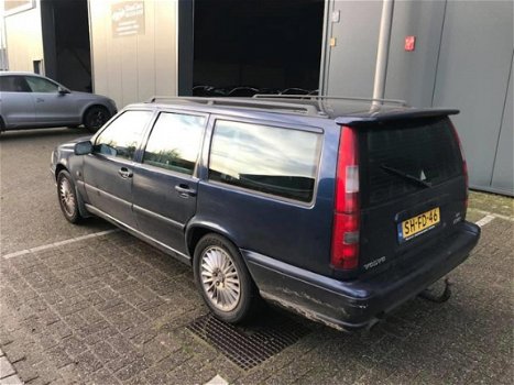 Volvo V70 - 2.5 Exclusive-Line 1jaar apk/ nap/ elek ramen/ meeneemprijs - 1