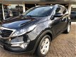 Kia Sportage - 2.0 Led / Cruise ctr / Pdc / Trekhaak / Stoelverw. V+A / Lmv / Airco / Vol optie's Me - 1 - Thumbnail