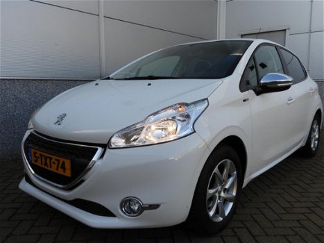 Peugeot 208 - 1.2 VTi 82PK 5D Style - 1