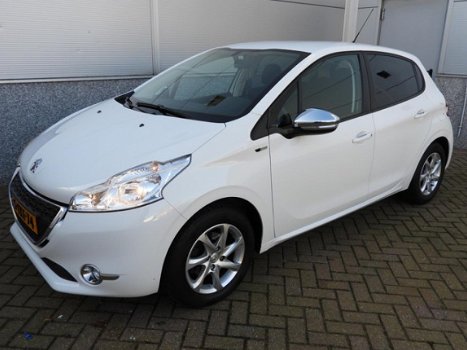 Peugeot 208 - 1.2 VTi 82PK 5D Style - 1