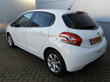 Peugeot 208 - 1.2 VTi 82PK 5D Style - 1