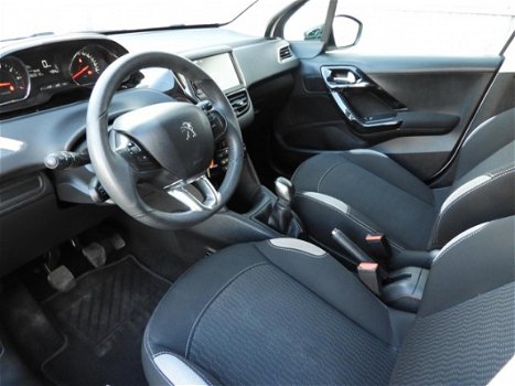 Peugeot 208 - 1.2 VTi 82PK 5D Style - 1