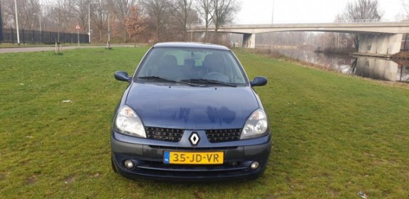 Renault Clio - 1.4-16V Privilège Airco cv op afs elekramen stuurbkr - 1