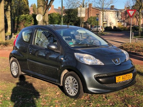 Peugeot 107 - 1.0-12V XS airco automaat nieuwe apk rijdt zeer zuinig - 1